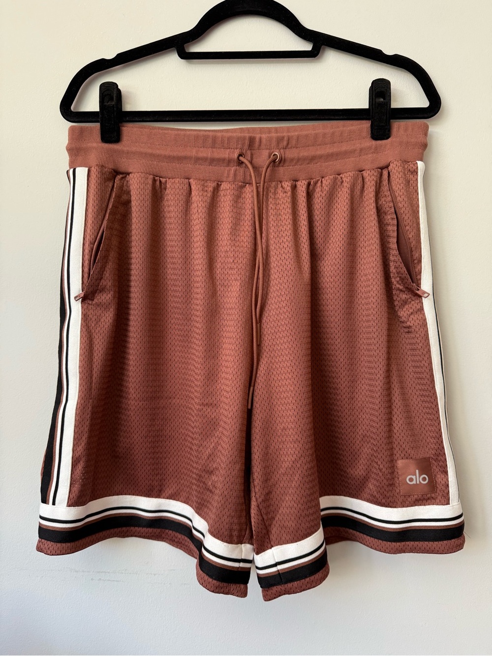 ALO Yoga Men’s Brown Gym Shorts